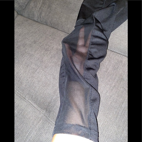 Sho Sho - Juniors Black High Waisted Leggings With Mesh Side Panels (Size: XS) - Picture 6 of 8
